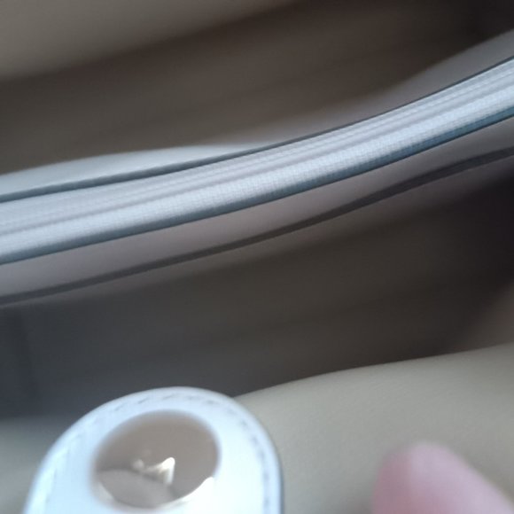 Michael Kors LG EW Emilia Tote - Picture 4 of 8